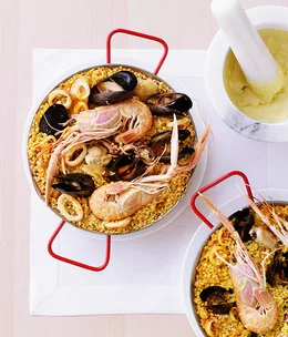Seafood paella with alioli
