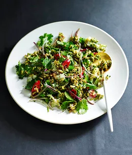 Puffed rice salad with green chilli chutney and crab