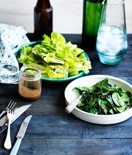 Green salad with vinaigrette