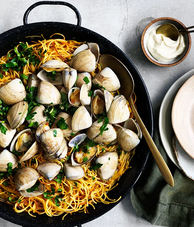 Fideu&agrave; with clams