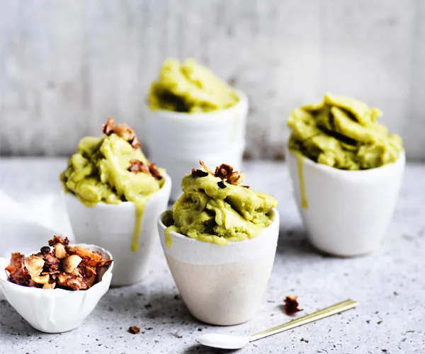 Avocado ice-cream with coconut-cacao crunch