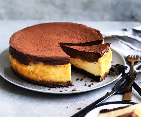 Black and white cheesecake