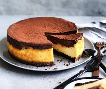 Black and white cheesecake