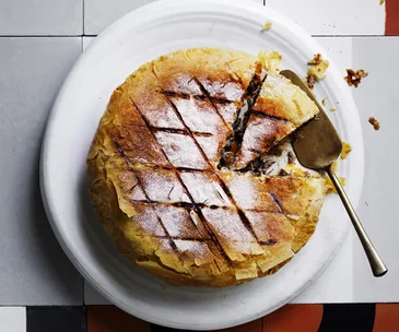 Duck pie with pomergranate and walnuts