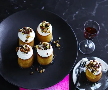 Lemon polenta cakes with pistachio nuts and mascarpone