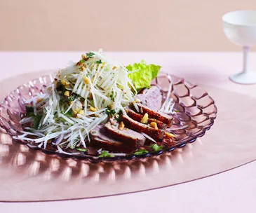 Spiced duck and papaya salad