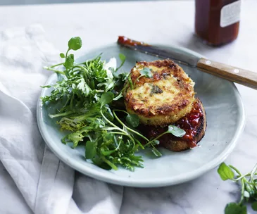 Baked goat's cheese on toast