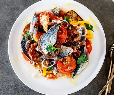 Cured mackerel with tomatoes and sourdough bread