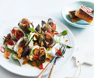 Cockles with samphire and chill-garlic oil