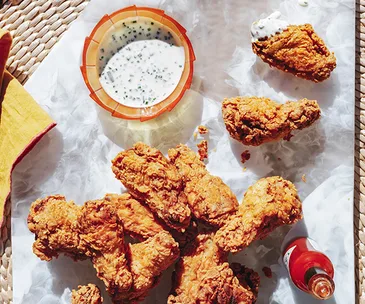 Fried chicken wings with blue-cheese sauce