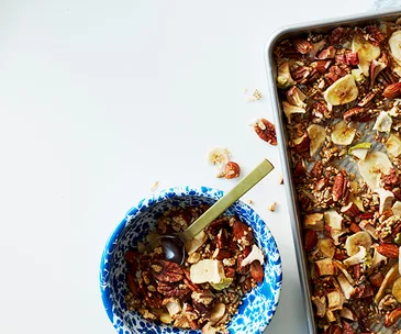 Apple and pecan quinoa granola