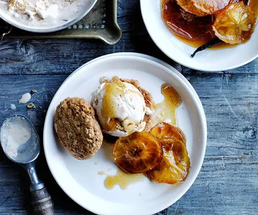 Apple crumble ice-cream sandwiches