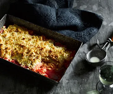 Rhubarb crumble