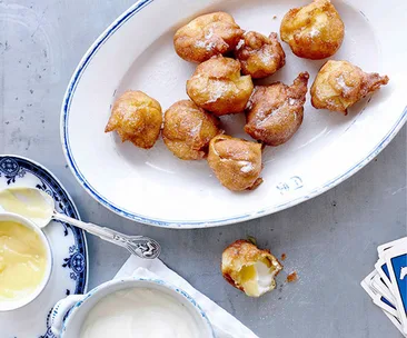 Greek pastry puffs with lemon curd