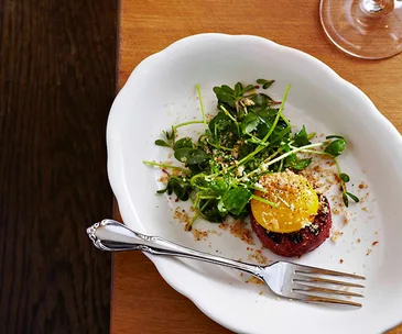Fresh pepperoni, steamed egg yolk, mint