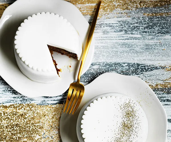 Pineapple-rum fruitcakes