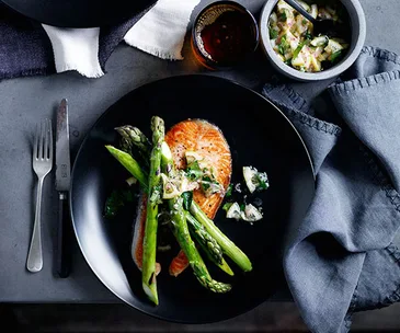 Grilled salmon chops with asparagus and lemon relish