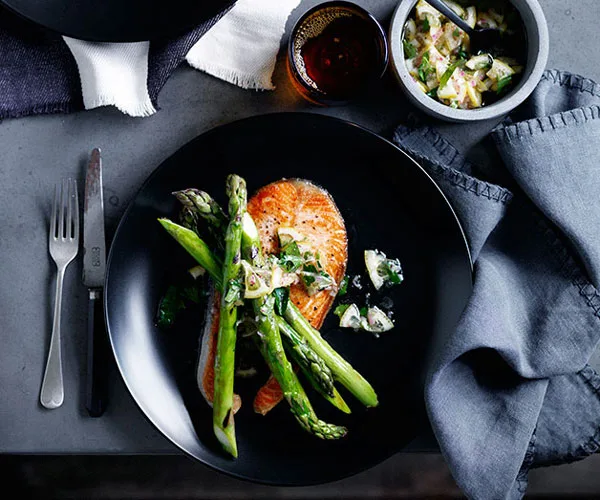 Grilled salmon chops with asparagus and lemon relish