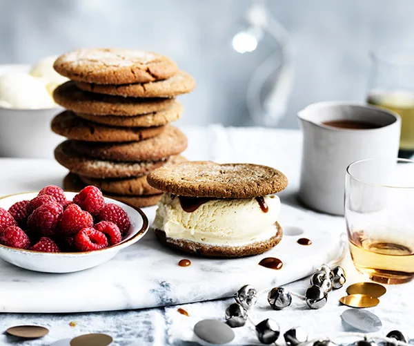 Ginger biscuit ice-cream sandwiches with whisky caramel