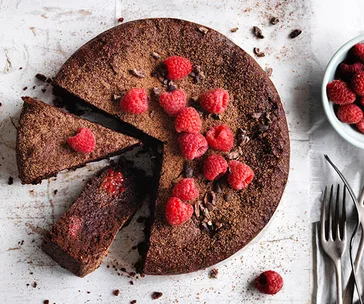 Cacao, hazelnut and raspberry cake