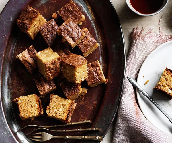 O Tama Carey's love cake recipe