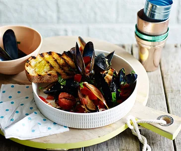 Barbecued mussels with chorizo and toast