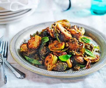 Crisp Brussels sprouts with lentils