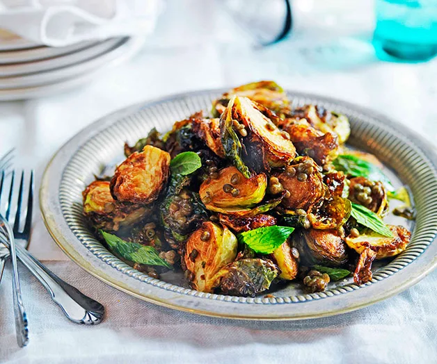 Crisp Brussels sprouts with lentils