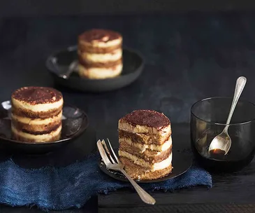 Tiramisú layer cakes