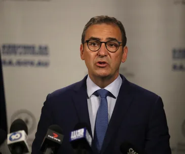 South Australia restaurants, cafés and pubs to close for six days as state enters lockdown