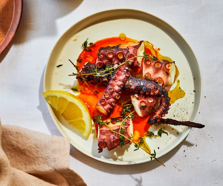 Una M&aacute;s&rsquo; grilled octopus with fermented chilli