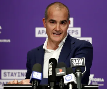 Victoria to enter seven-day lockdown; restaurants, cafés and pubs limited to takeaway only