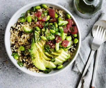 Avocado and tuna brown rice bowl