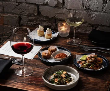 Best happy hours Melbourne, lunch specials and bar menus - Drinks and snacks at The Estelle, Melbourne