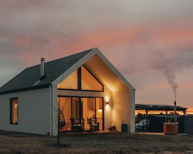 Romantic getaway Victoria High country - Vineyard Cottage Airbnb Victoria High Country, Macs Cove