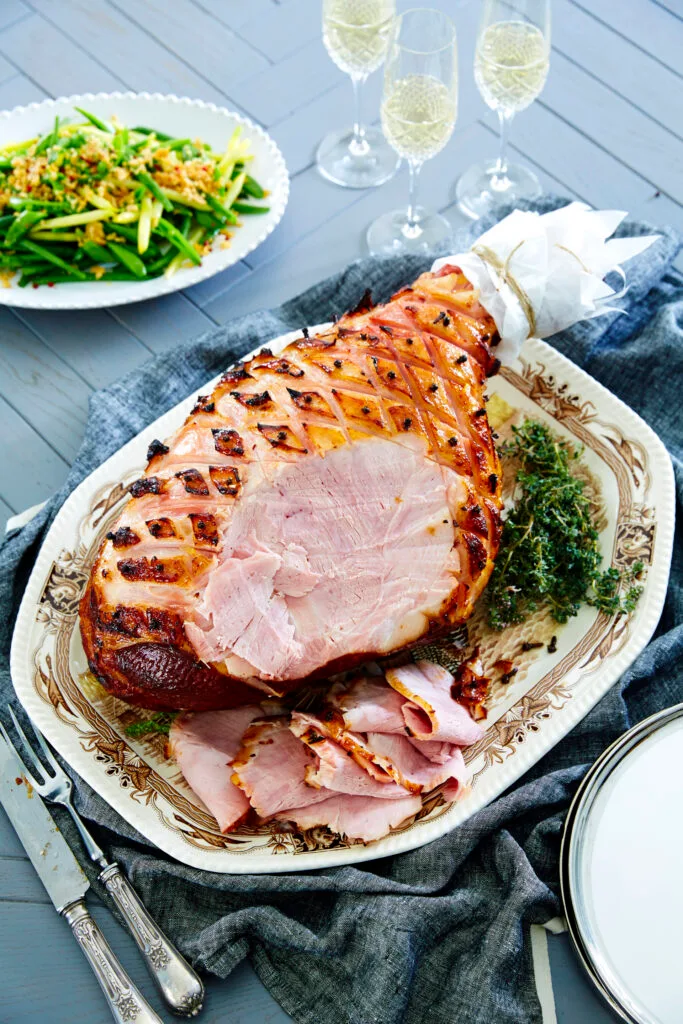 Ginger and lime glazed ham with cloves