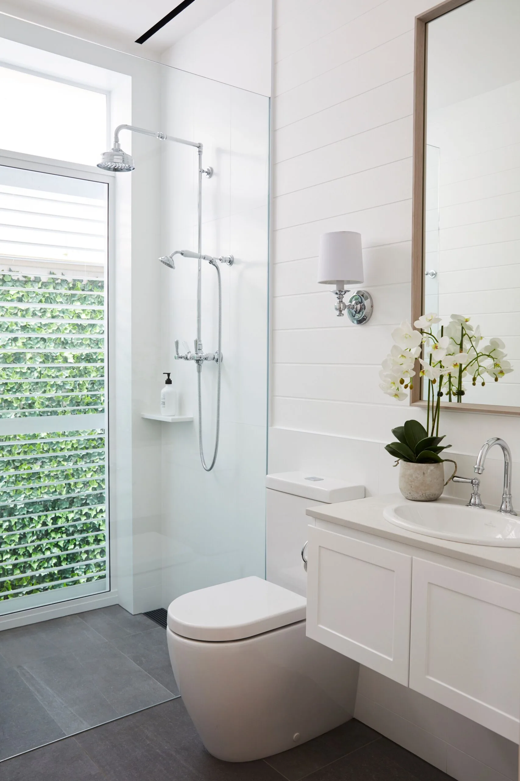 Deborah Hutton's Bronte bathroom