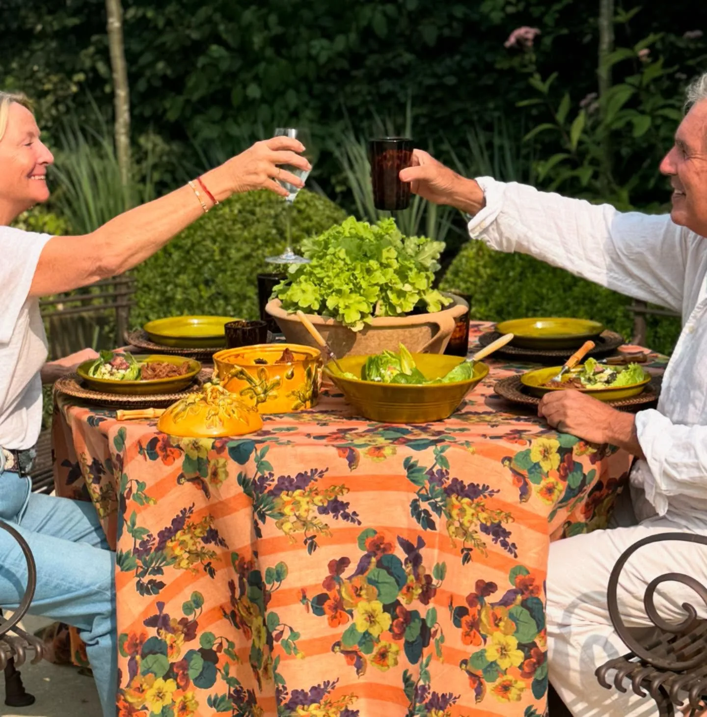 lisa burdus colourful alfresco dining