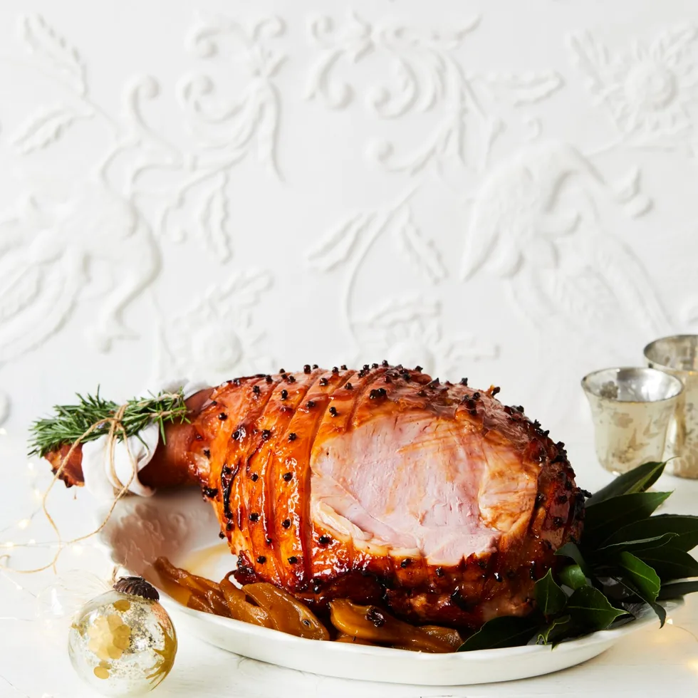 Pear, cinnamon & clove caramel glazed ham