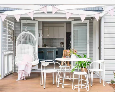 A coastal cottage-style guest house on Sydney’s northern beaches