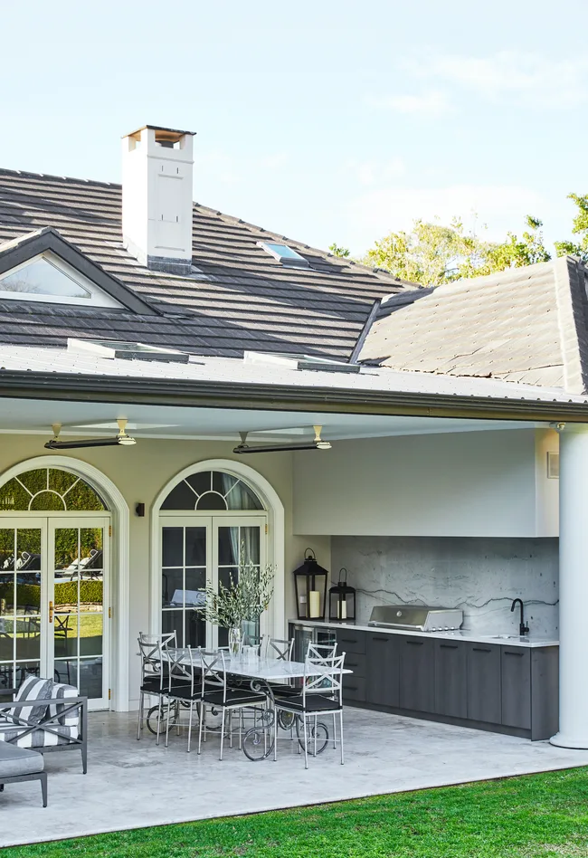 Alfresco area with kitchen.