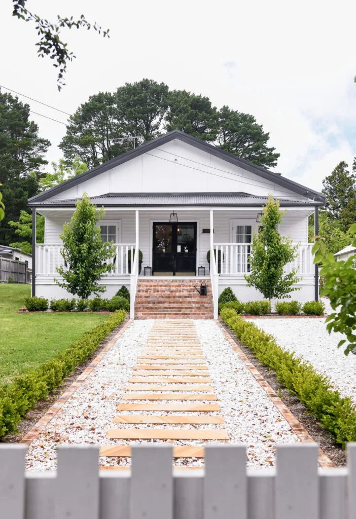 white weatherboard cottage leura exterior