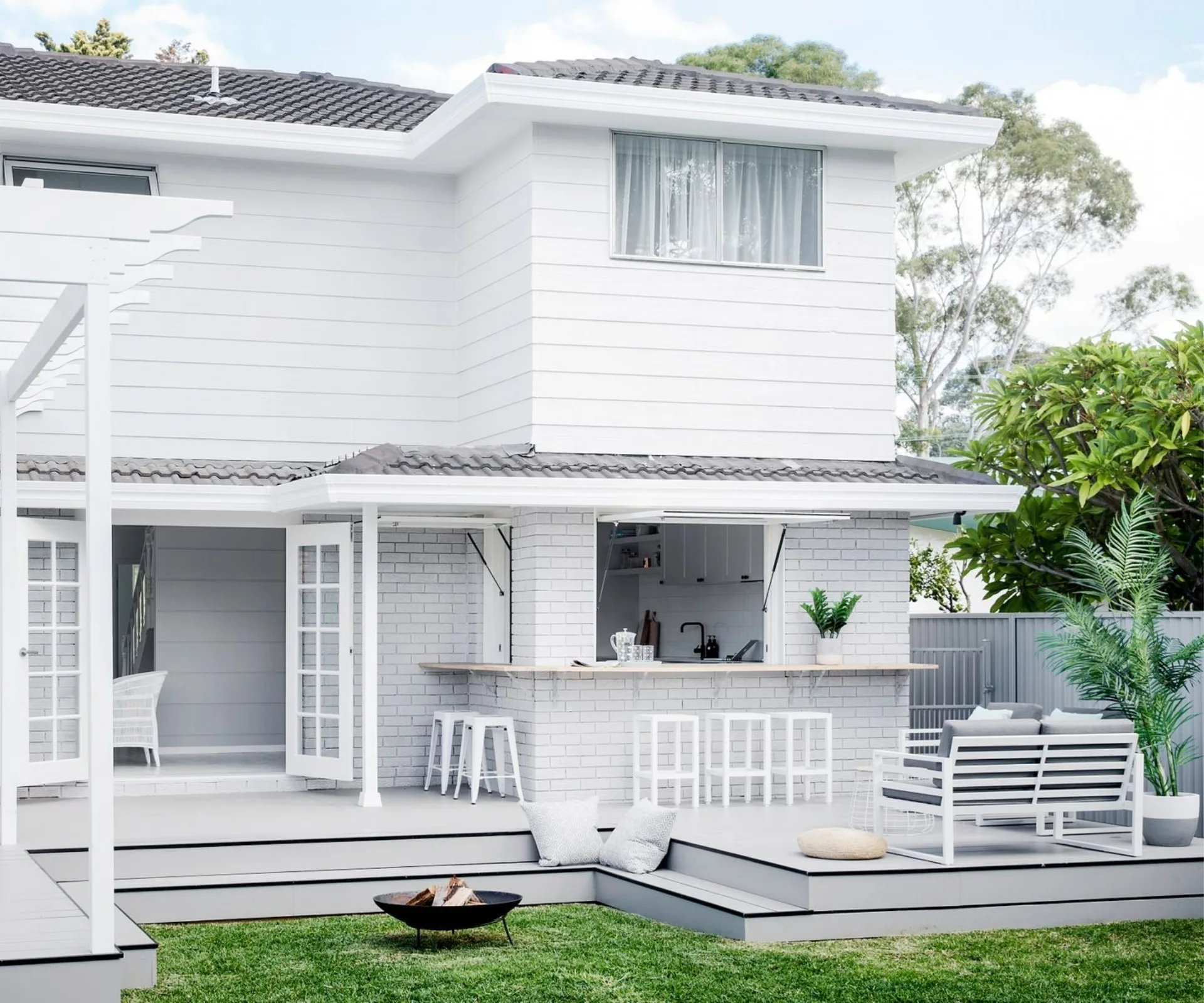 Three Birds Renovations turn a dingy shack into a Hamptons haven