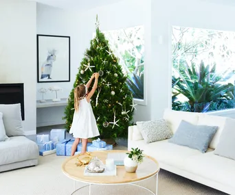 10 ways to create a coastal-inspired Christmas