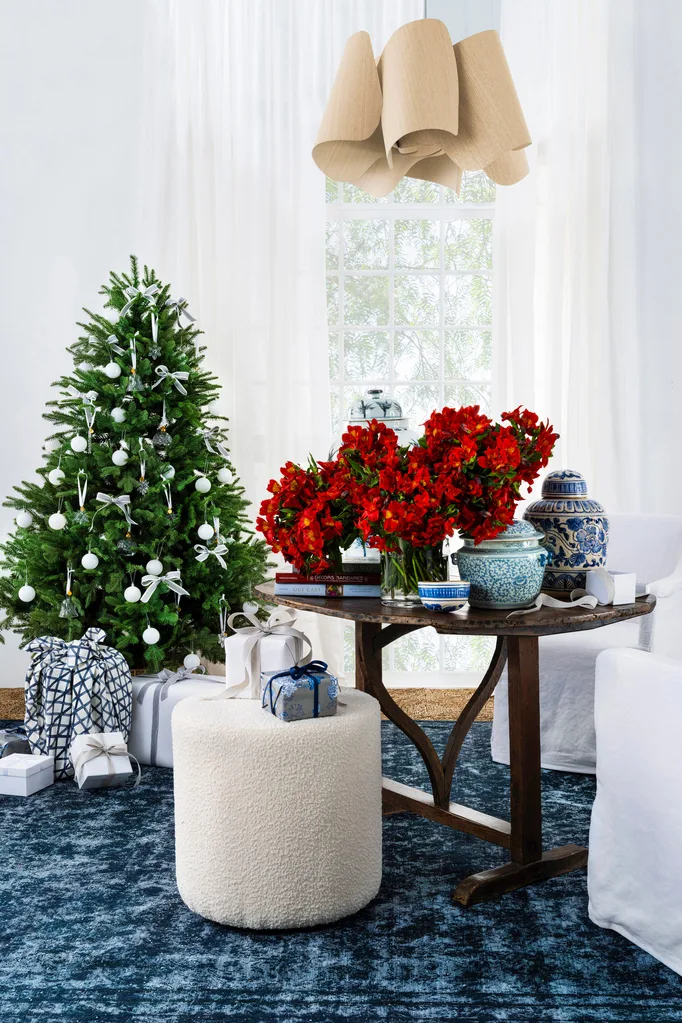 5 ways to create a stunning blue and white Christmas now