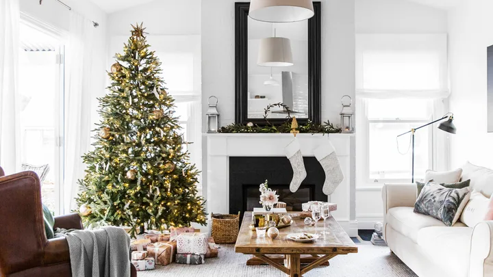 Country-Christmas-Southern-Highlands-living-room-christmas-tree-fireplace