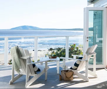 A charismatic beach house on the edge of the ocean