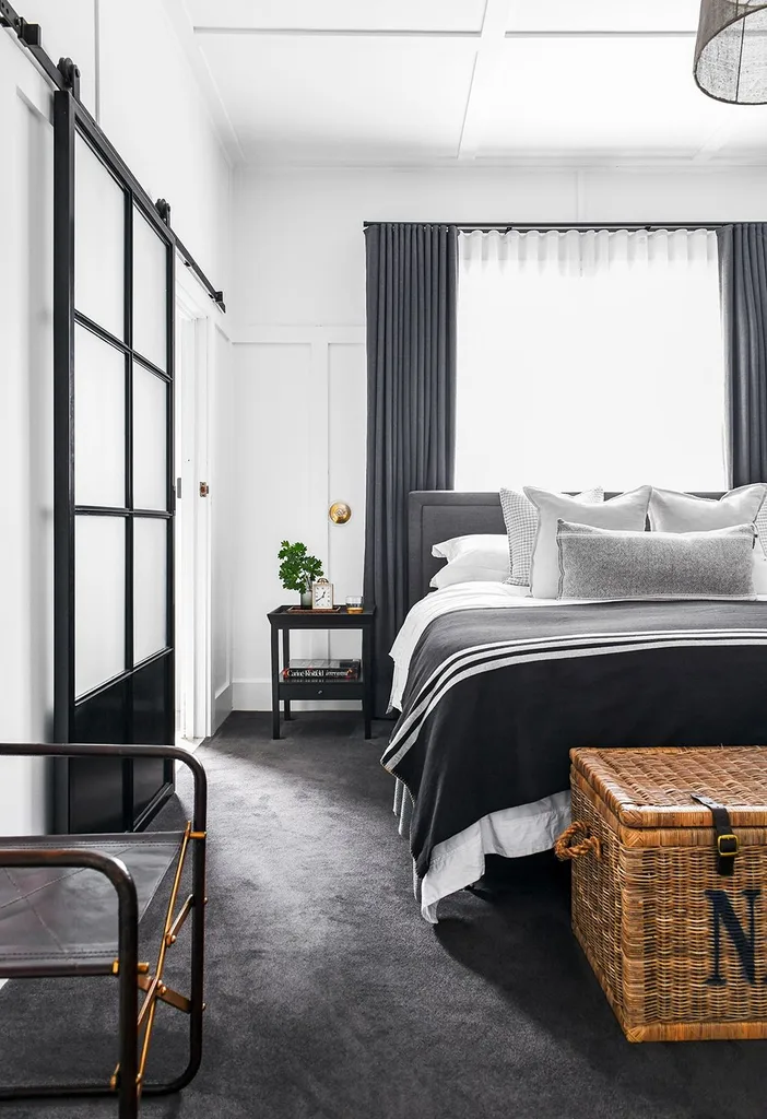 Black and white modern bedroom