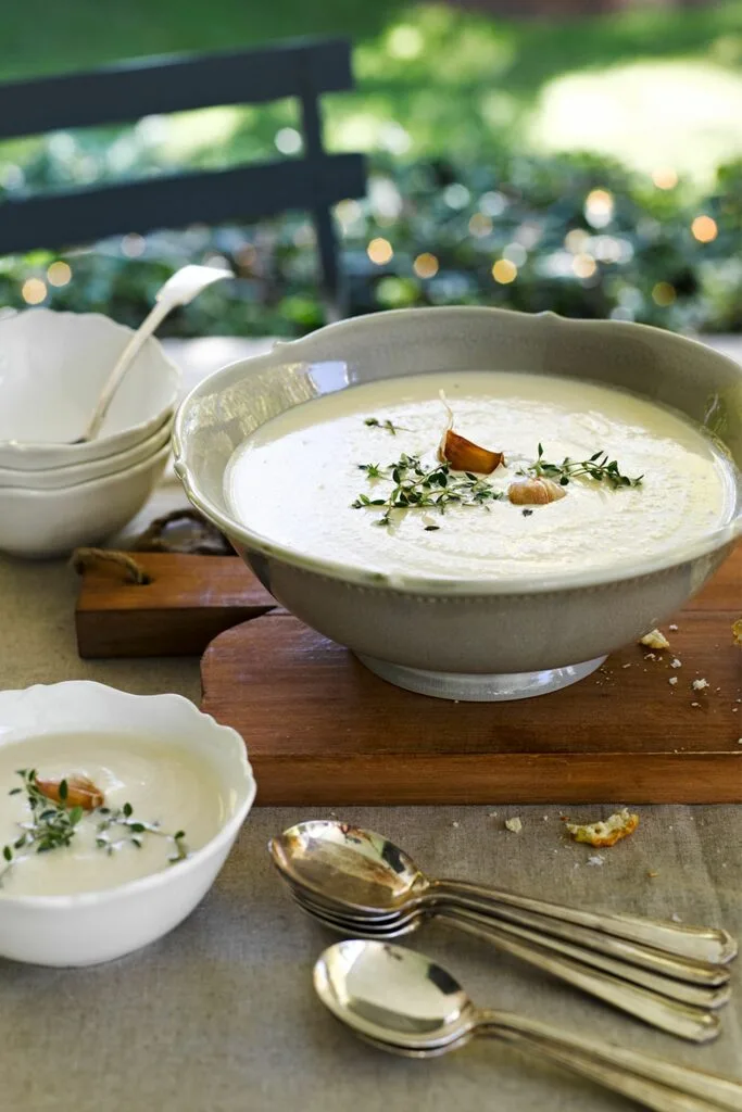 Cauliflower, parsnip & fennel soup with roasted garlic