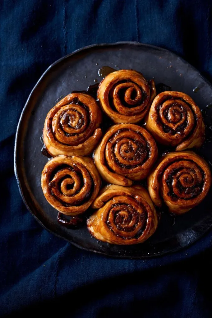 chocolate cinnamon scrolls